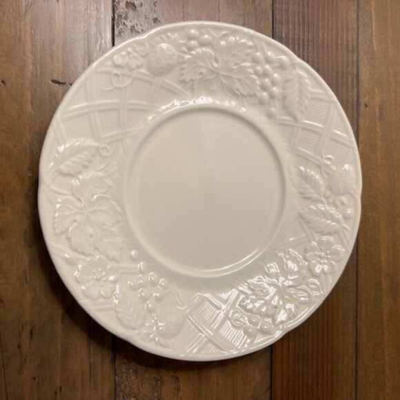 Mikasa English Countryside White DP900 Teacup and Saucer 1 Set - Picture 4 of 8